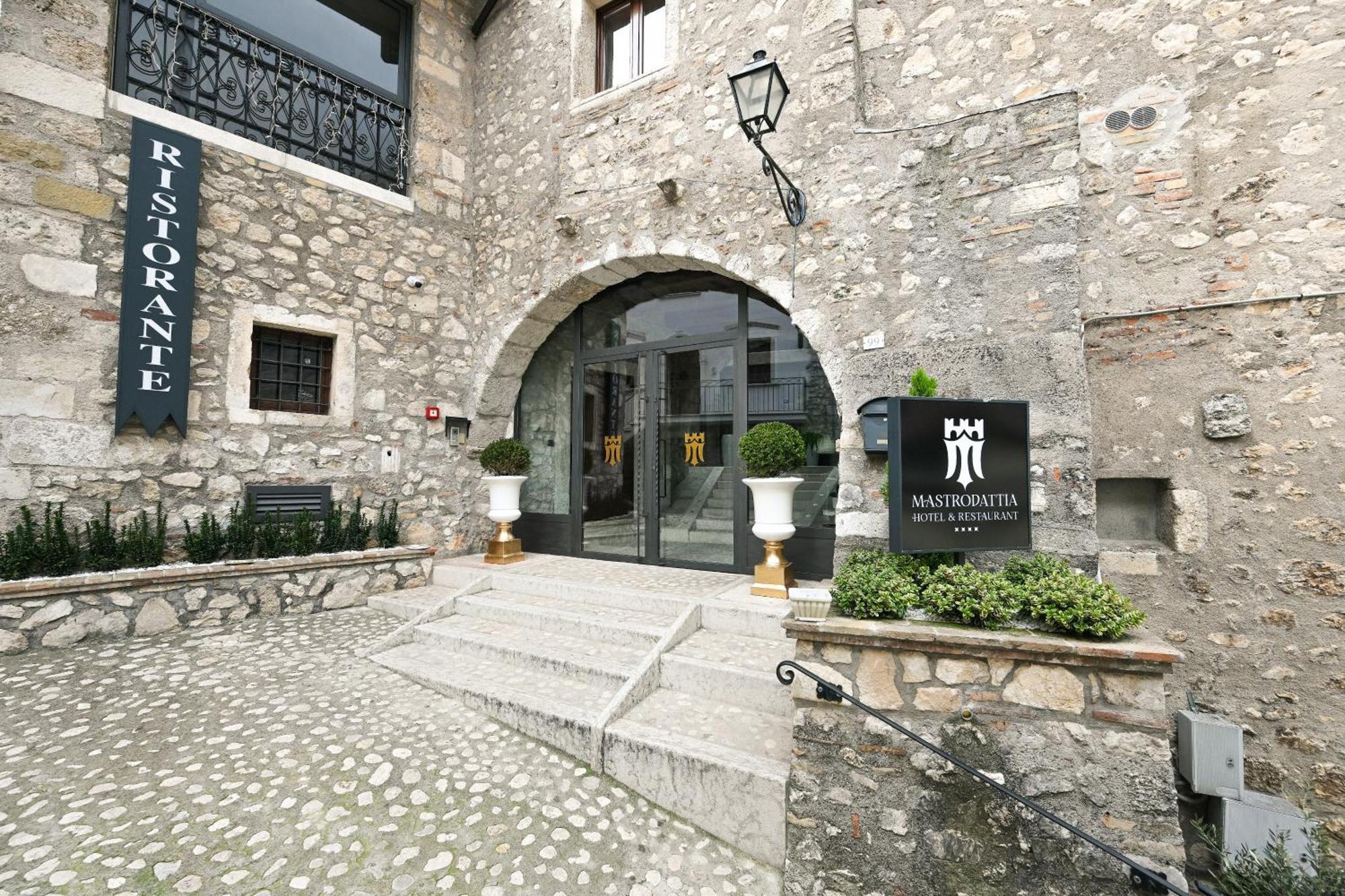 Hotel Mastrodattia Celano Exterior foto